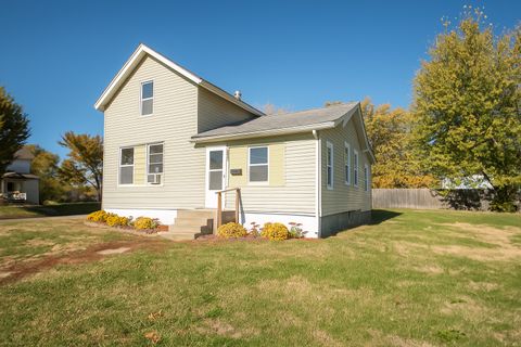 Photo of 410 W 5th Street, Sterling, IL 61081 (MLS # 12509788)