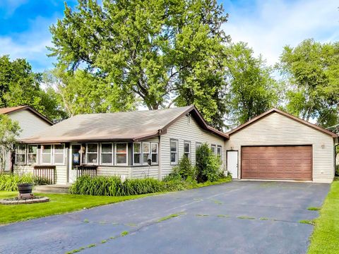 Photo of 2516 Bittersweet Avenue, Holiday Hills, IL 60051 (MLS # 12664294)
