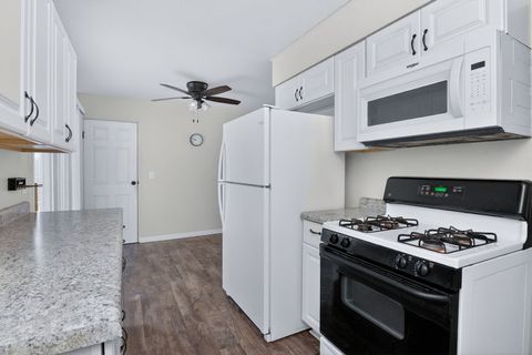 Tiny photo for 86 Circle Drive E, Montgomery, IL 60538 (MLS # 12621315)