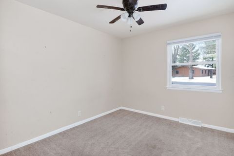 Tiny photo for 86 Circle Drive E, Montgomery, IL 60538 (MLS # 12621315)