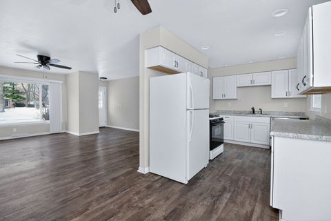 Tiny photo for 86 Circle Drive E, Montgomery, IL 60538 (MLS # 12621315)