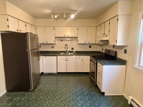 Tiny photo for 6921 N Ashland Boulevard #2B, Chicago, IL 60626 (MLS # 12681399)