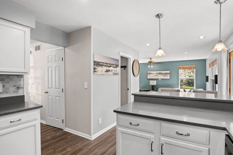 Tiny photo for 542 Waterford Drive, Oswego, IL 60543 (MLS # 12625634)