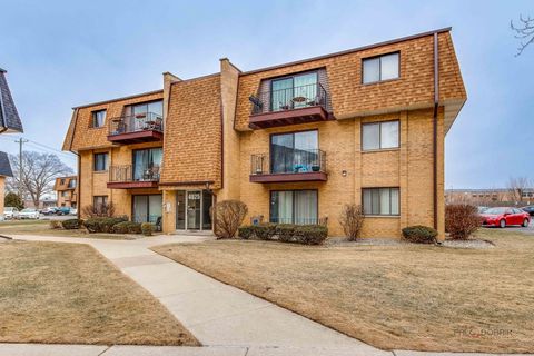 Photo of 4925 W 109th Street #101, Oak Lawn, IL 60453 (MLS # 12580794)