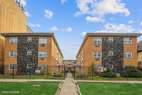Photo of 1531 W Sherwin Avenue #1S, Chicago, IL 60626 (MLS # 12755601)