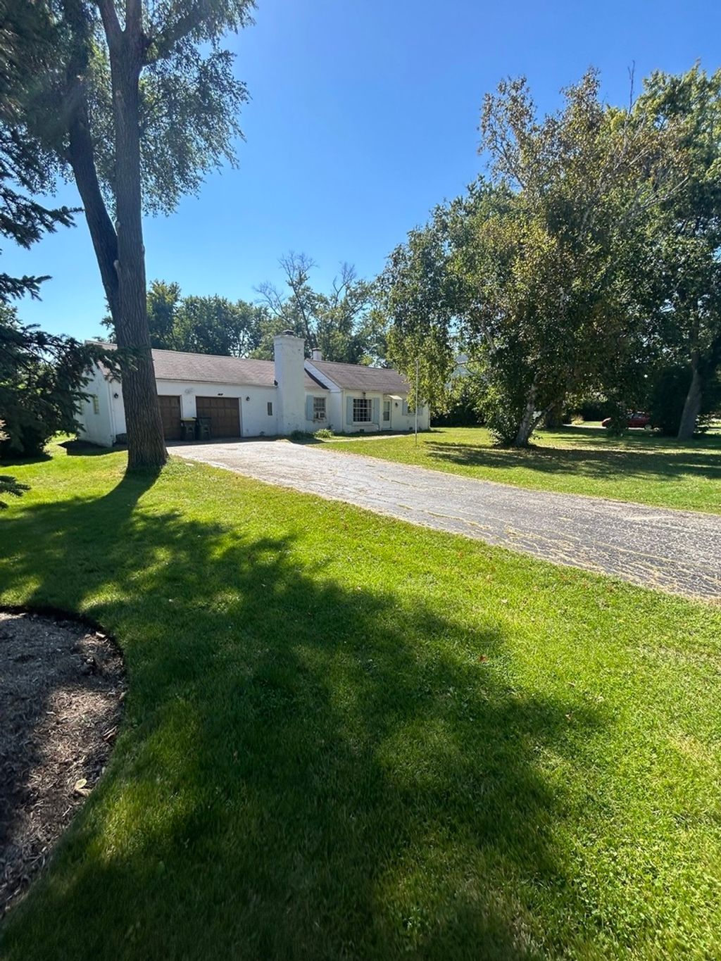 Photo for 13 W KENILWORTH Avenue, Prospect Heights, IL 60070 (MLS # 12470106)