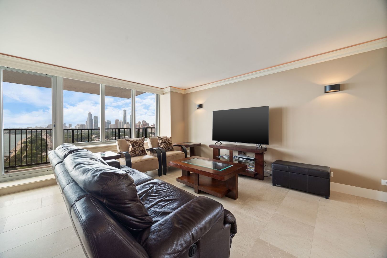 400 E Randolph Street 2119