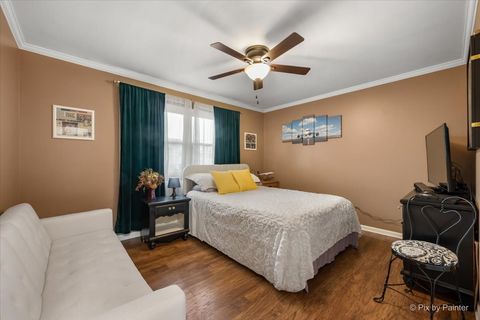 Tiny photo for 647 N Ridgemoor Avenue, Mundelein, IL 60060 (MLS # 12617665)