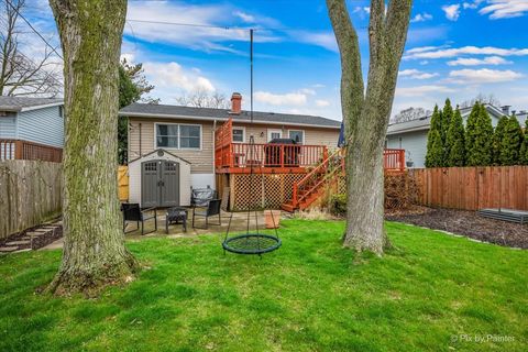 Tiny photo for 647 N Ridgemoor Avenue, Mundelein, IL 60060 (MLS # 12617665)