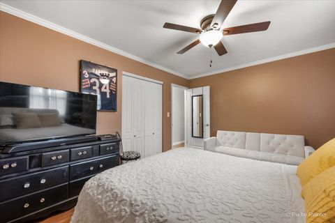 Tiny photo for 647 N Ridgemoor Avenue, Mundelein, IL 60060 (MLS # 12617665)