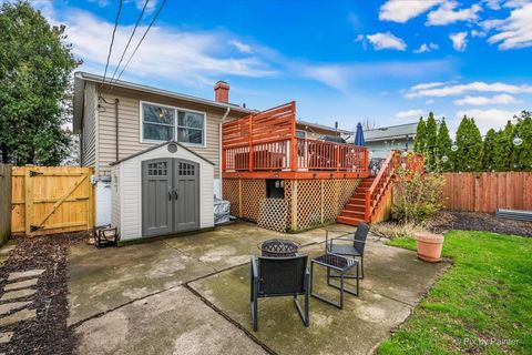 Tiny photo for 647 N Ridgemoor Avenue, Mundelein, IL 60060 (MLS # 12617665)