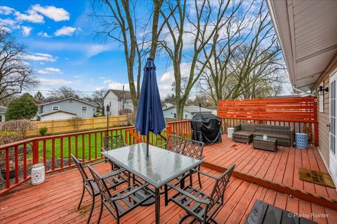 Tiny photo for 647 N Ridgemoor Avenue, Mundelein, IL 60060 (MLS # 12617665)