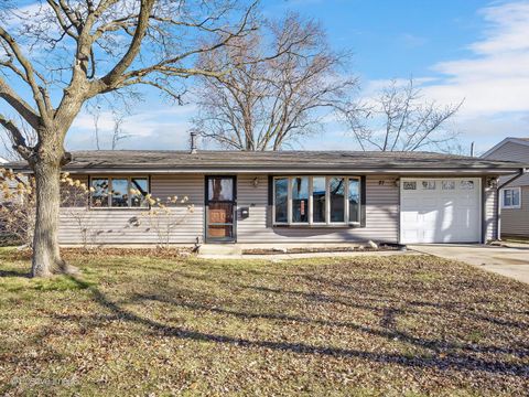 27 Hawthorne Lane Streamwood IL 60107