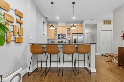 Tiny photo for 4606 N Malden Street #GS, Chicago, IL 60640 (MLS # 12505989)