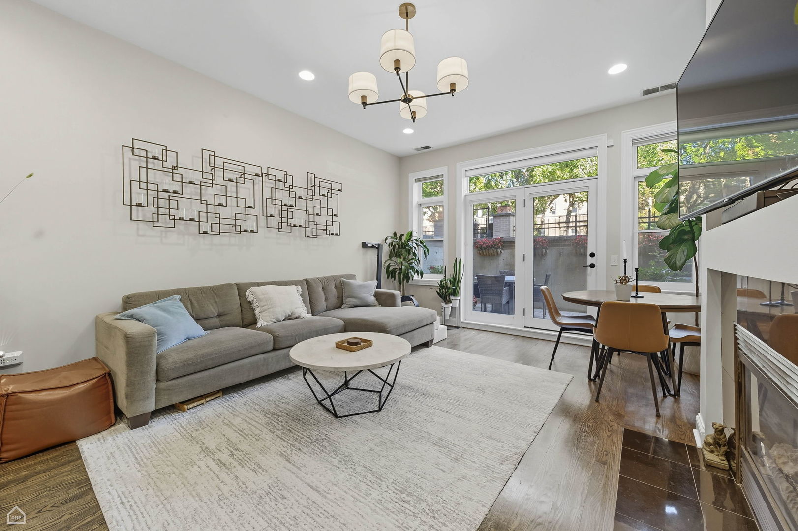 4606 N Malden Street GS