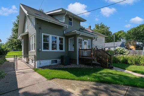 Tiny photo for 1611 24th Street, Rock Island, IL 61201 (MLS # 12729825)