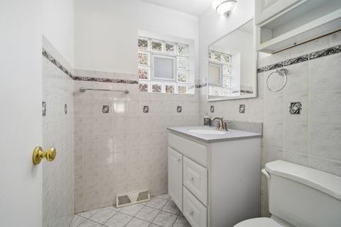 Tiny photo for 6228 N Forest Glen Avenue, Chicago, IL 60646 (MLS # 12527218)