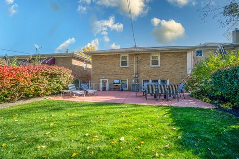 Tiny photo for 6228 N Forest Glen Avenue, Chicago, IL 60646 (MLS # 12527218)