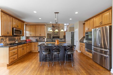 Tiny photo for 2203 Miramar Court, Buffalo Grove, IL 60089 (MLS # 12618731)
