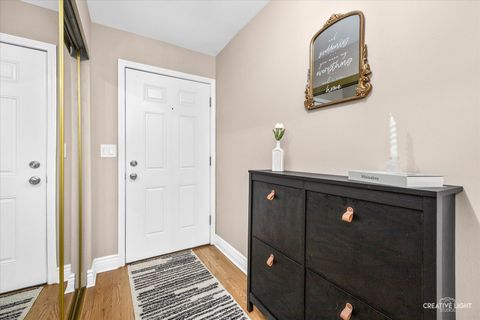Tiny photo for 850 S Lorraine Road #1G, Wheaton, IL 60189 (MLS # 12504986)