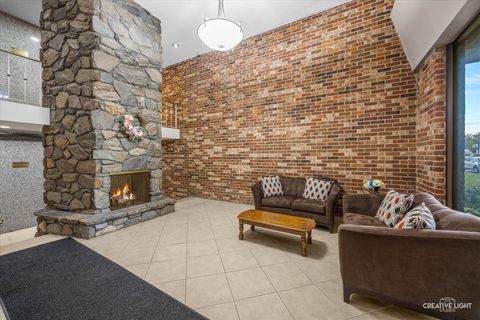 Tiny photo for 850 S Lorraine Road #1G, Wheaton, IL 60189 (MLS # 12504986)