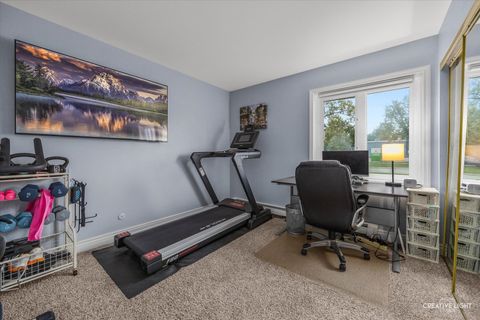 Tiny photo for 850 S Lorraine Road #1G, Wheaton, IL 60189 (MLS # 12504986)