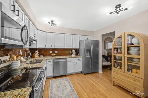 Tiny photo for 850 S Lorraine Road #1G, Wheaton, IL 60189 (MLS # 12504986)