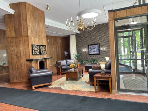 Tiny photo for 20 N Tower Road #9D, Oak Brook, IL 60523 (MLS # 12454111)