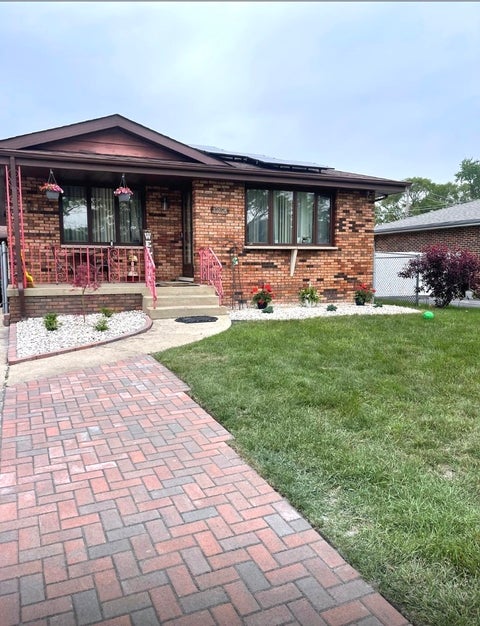 Photo of 18624 Wentworth Avenue, Lansing, IL 60438 (MLS # 12691699)