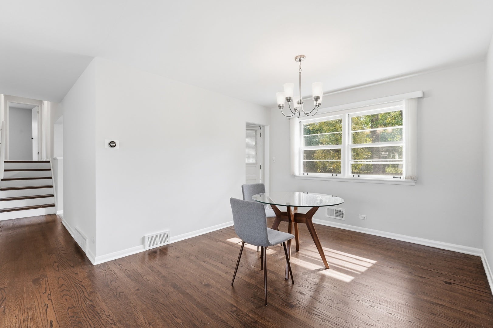 221 W Sheridan Place