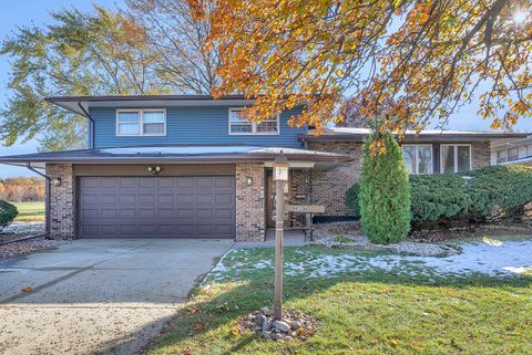 Photo of 2957 192nd Place, Lansing, IL 60438 (MLS # 12518548)