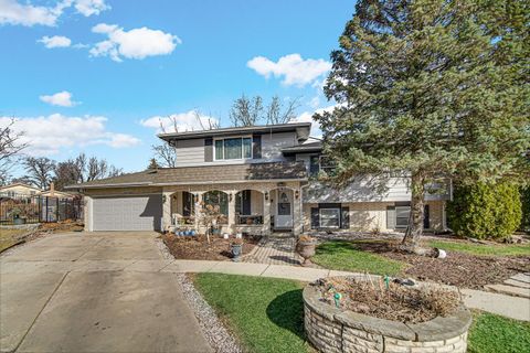 Photo of 10513 SUN VALLEY Court, Palos Hills, IL 60465 (MLS # 12580746)