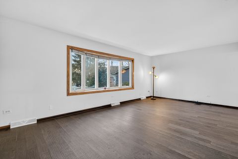 Tiny photo for 1790 Devonshire Court, Elgin, IL 60123 (MLS # 12535245)