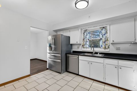 Tiny photo for 1790 Devonshire Court, Elgin, IL 60123 (MLS # 12535245)