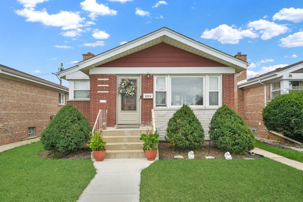 3719 W 66TH PL, CHICAGO, IL 60629 - Image e088196b3e7c85db07a27b2090feaea1/1880431210