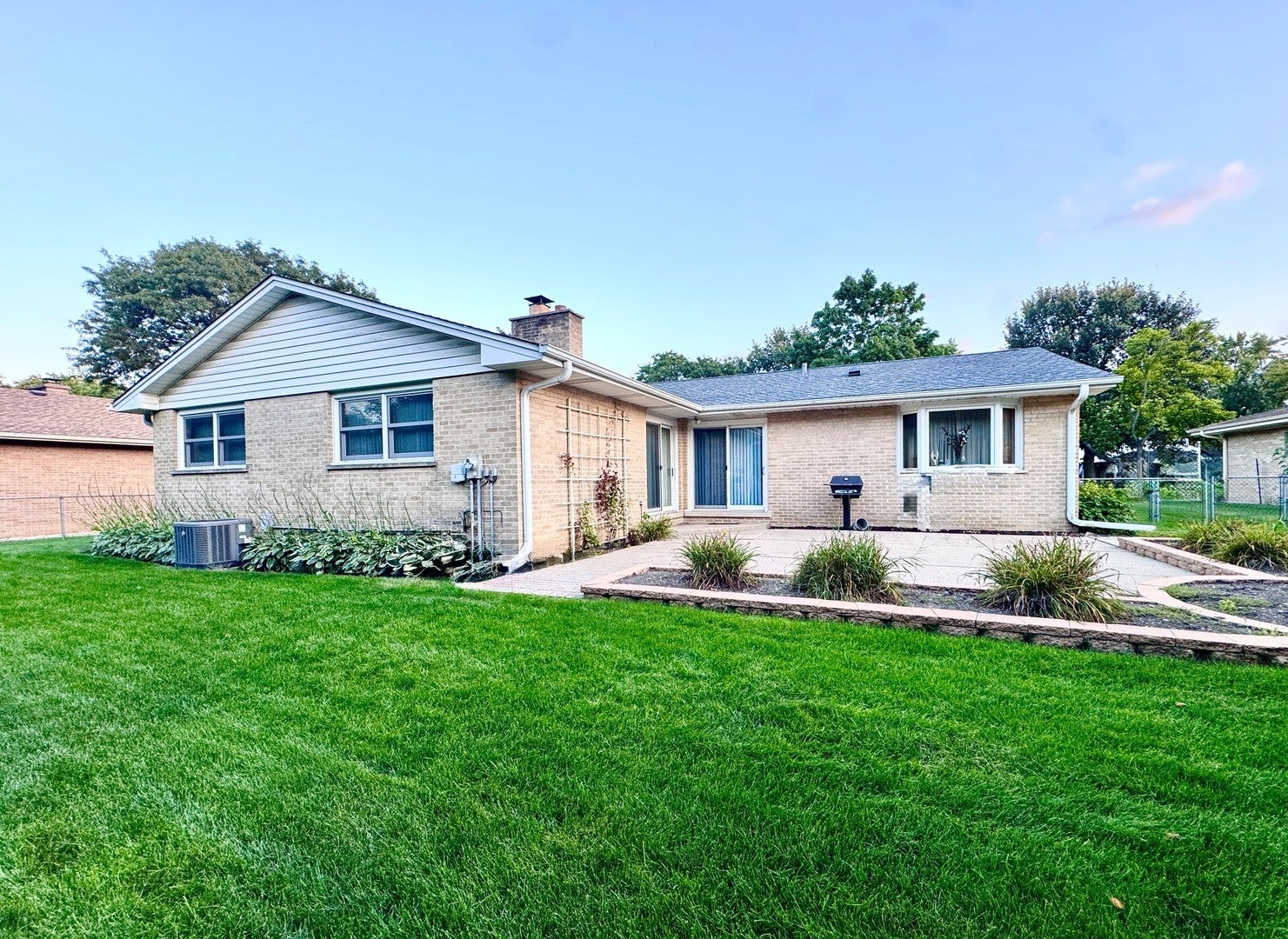 1610 E Dogwood Lane