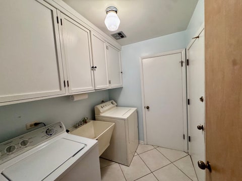 Tiny photo for 1610 E Dogwood Lane, Mount Prospect, IL 60056 (MLS # 12754422)