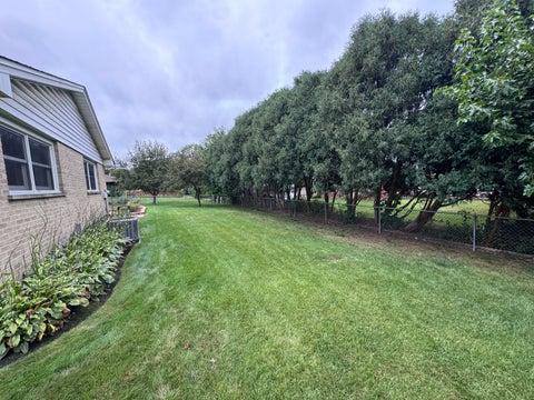 Tiny photo for 1610 E Dogwood Lane, Mount Prospect, IL 60056 (MLS # 12754422)
