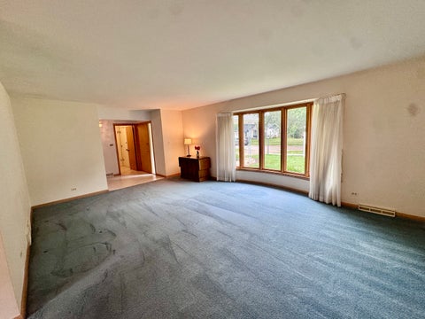 Tiny photo for 1610 E Dogwood Lane, Mount Prospect, IL 60056 (MLS # 12754422)