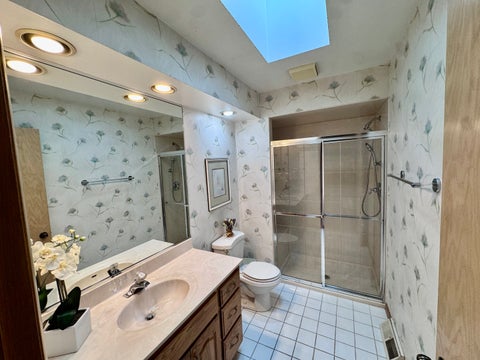 Tiny photo for 1610 E Dogwood Lane, Mount Prospect, IL 60056 (MLS # 12754422)