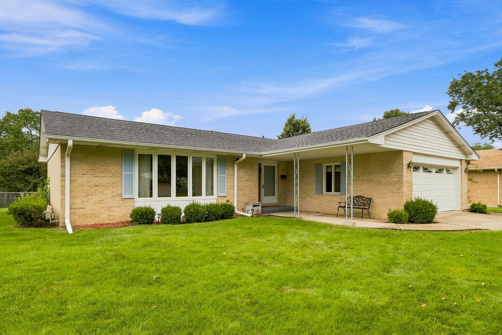 1610 E Dogwood Lane
