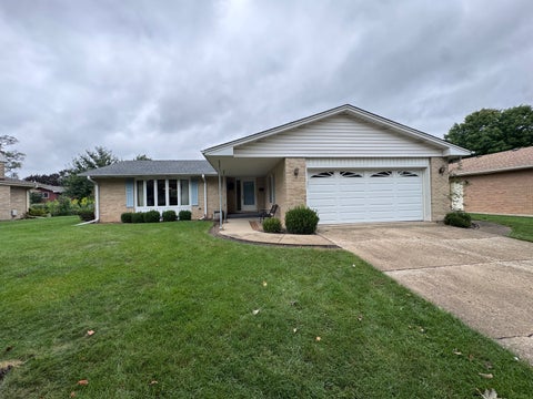 Tiny photo for 1610 E Dogwood Lane, Mount Prospect, IL 60056 (MLS # 12754422)
