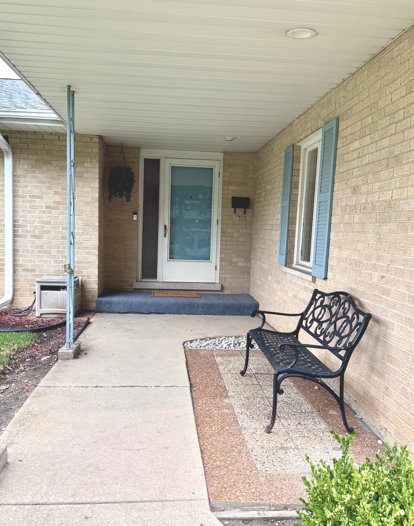 1610 E Dogwood Lane