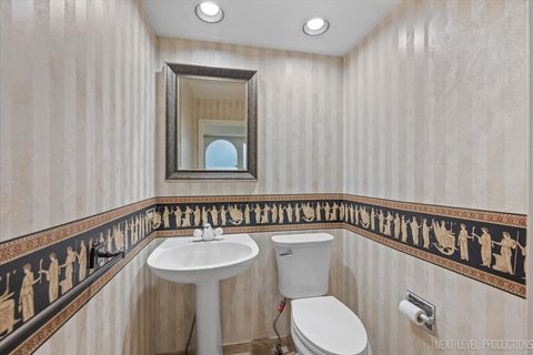 Tiny photo for 286 Lorraine Circle, Bloomingdale, IL 60108 (MLS # 12483588)