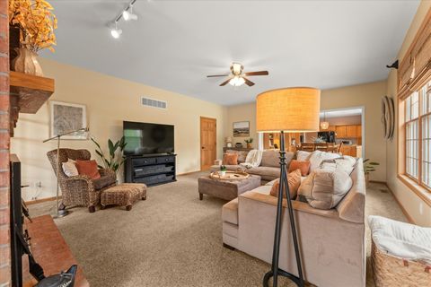 Tiny photo for 1303 Hickory Tree Court, Mahomet, IL 61853 (MLS # 12586953)