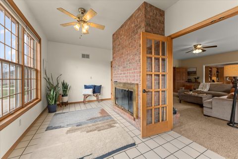 Tiny photo for 1303 Hickory Tree Court, Mahomet, IL 61853 (MLS # 12586953)