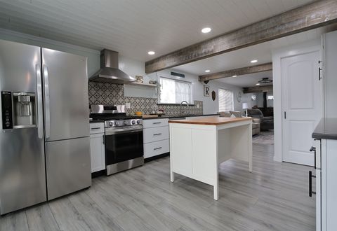 Tiny photo for 7573 335th Avenue, Burlington, WI 53105 (MLS # 12579607)