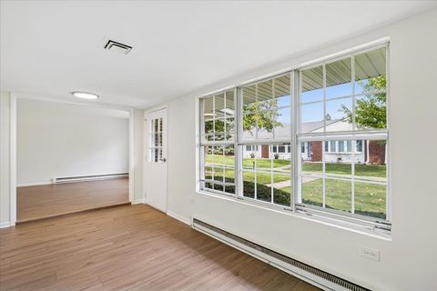 Tiny photo for 7302 Dunwood Court, Fox Lake, IL 60020 (MLS # 12488384)