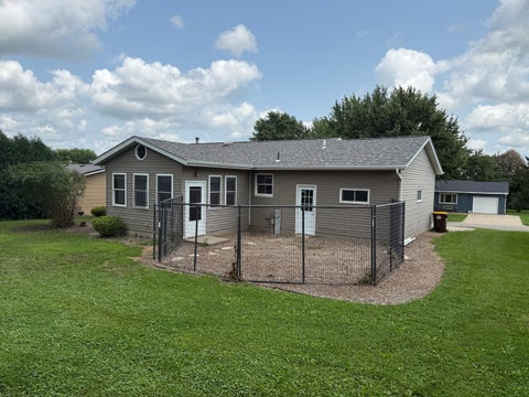 Tiny photo for 1002 Battles Drive, Maquoketa, IA 52060 (MLS # 12721823)