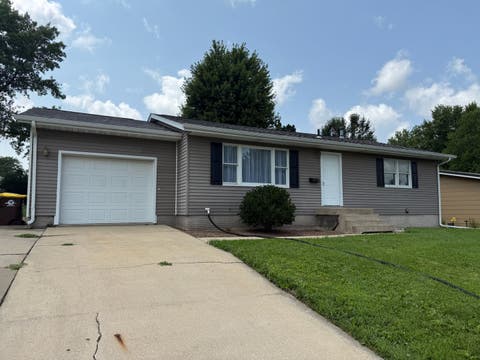 Photo of 1002 Battles Drive, Maquoketa, IA 52060 (MLS # 12721823)